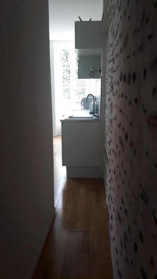 Un Appartement Lumineux Au Parc Beaumont بو المظهر الخارجي الصورة